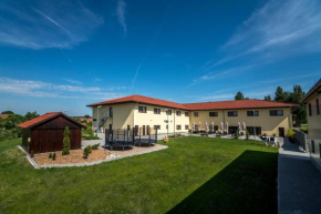  Hotel Na Farmě Choťovice  Хотовице